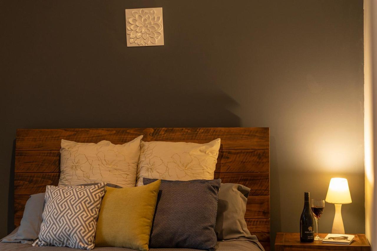 Platypus Waters B&B Смиттон Экстерьер фото