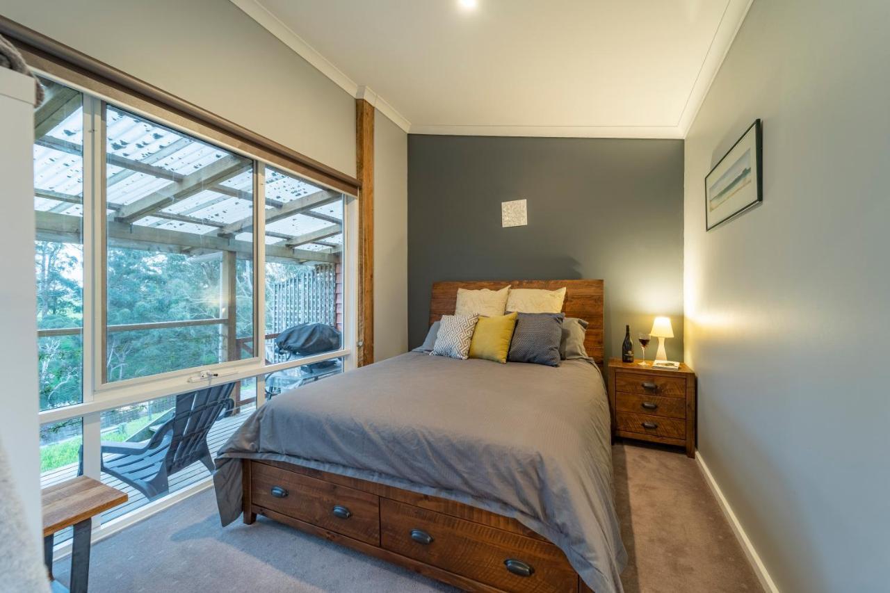 Platypus Waters B&B Смиттон Экстерьер фото